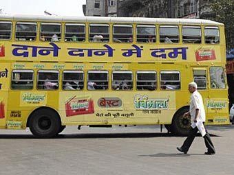 В Індії розгніваний водій автобуса задавив сімох туристів