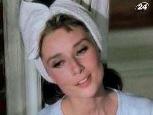 Фани Одрі Хепберн відзначили 50 річницю фільму "Сніданок у Тіффані"