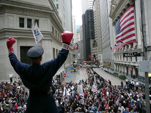 В Нью-Йорке все больше людей протестует против "финансового терроризма"