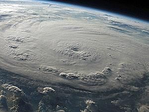 В Атлантическом океане сформировался новый ураган В Атлантическом океане сформировался новый ураган