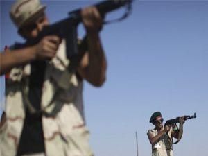 Ливийские повстанцы штурмуют город Сирт