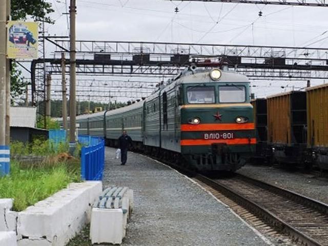 "Укрзалізниця" скасує 25% потягів в 2012 році