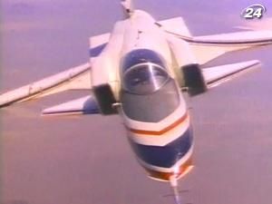 X -29 - первый действительно успешный истребитель с обратными крыльями и носовым оперением