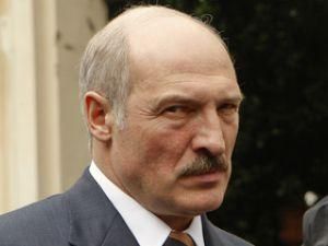 Лукашенко считает, что тыкать по iPad'ау - не по-президентски