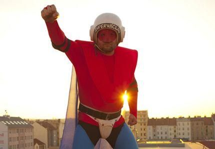 На улицах Праги появился супергерой