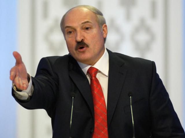 Лукашенко не дозволить вільно продавати валюту