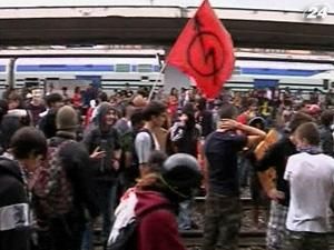 Італійські студенти протестують проти зменшення видатків на освіту Італійські студенти протестують проти зменшення видатків на освіту