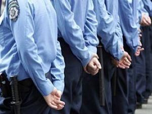 3 тисячі міліціонерів слідкуватимуть за порядком біля "Олімпійського" 3 тисячі міліціонерів слідкуватимуть за порядком біля "Олімпійського"