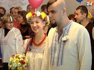 Запорожье: молодожены сыграли свадьбу на велосипедах Запорожье: молодожены сыграли свадьбу на велосипедах