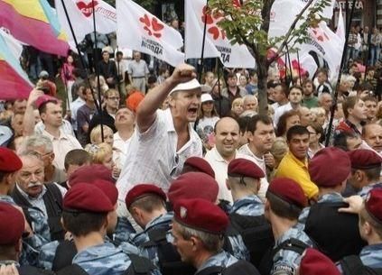 Соратники Тимошенко призывают неравнодушных прийти в Печерский суд 11 октября