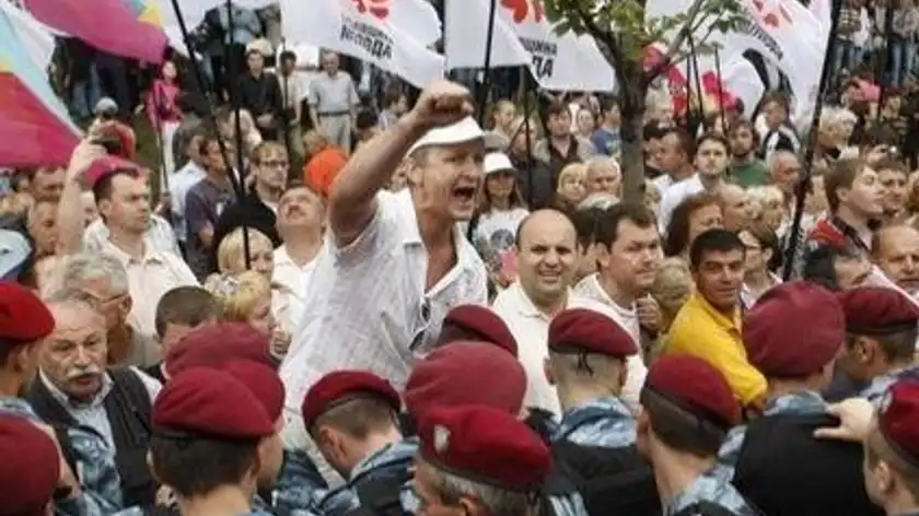 Соратники Тимошенко призывают неравнодушных прийти в Печерский суд 11 октября