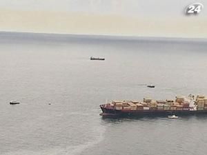 У берегов Новой Зеландии борются с утечкой нефти У берегов Новой Зеландии борются с утечкой нефти