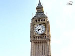 Лондонский Биг Бен все быстрее наклоняется в сторону Лондонский Биг Бен все быстрее наклоняется в сторону