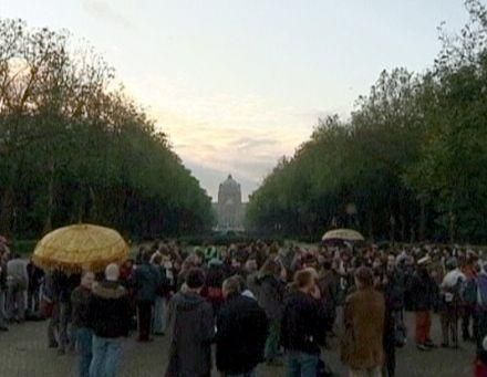 Біля будівлі Європарламенту зібрались "Обурені" Біля будівлі Європарламенту зібрались "Обурені"