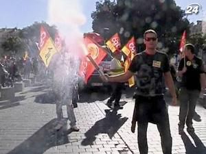 Во Франции забастовали транспортники Во Франции забастовали транспортники