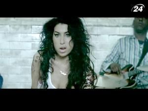 Биографию Эми Уайнхаус напишет ее отец Биографию Эми Уайнхаус напишет ее отец