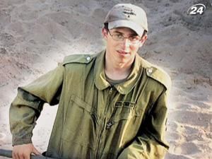 Израиль меняет одного израильтянина на 1000 палестинцев Израиль меняет одного израильтянина на 1000 палестинцев