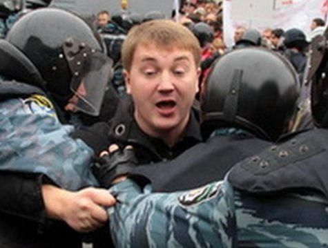 УБОП обыскивает соратника Тимошенко. Видео