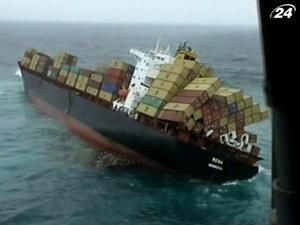 В Новой Зеландии не могут справиться с утечкой нефти В Новой Зеландии не могут справиться с утечкой нефти