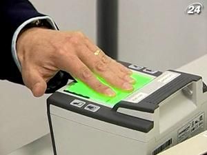 На Шенгенскую визу нужно будет сдавать отпечатки пальцев На Шенгенскую визу нужно будет сдавать отпечатки пальцев