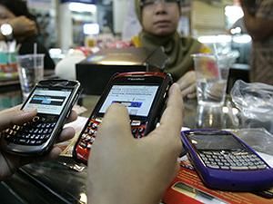 В RIM говорят о преодолении проблем со связью в смартфонах BlackBerry В RIM говорят о преодолении проблем со связью в смартфонах BlackBerry