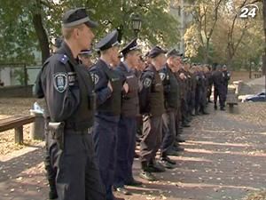 Конституційний суд заборонив міліції затримувати громадян за непокору Конституційний суд заборонив міліції затримувати громадян за непокору