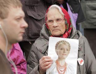 Опитування: Різниця між прихильниками і противниками Тимошенко - 4%