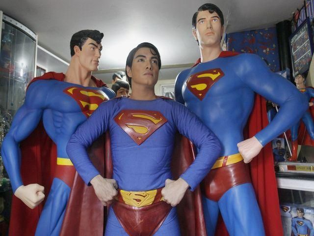 В Филиппинах мужчина сделал пластическую операцию, чтобы быть похожим на Супермена