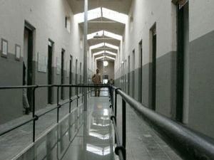 Слідчі СБУ вчора зустрічалися з Тимошенко в присутності її адвокатів Слідчі СБУ вчора зустрічалися з Тимошенко в присутності її адвокатів