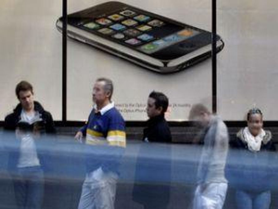 У Нью-Йорку за iPhone 4S у черзі простояли дев'ять днів У Нью-Йорку за iPhone 4S у черзі простояли дев'ять днів