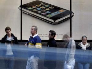 В Нью-Йорке за iPhone 4S в очереди простояли девять дней В Нью-Йорке за iPhone 4S в очереди простояли девять дней