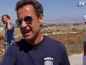 Саркози покинул бар, не заплатив за напитки Саркози покинул бар, не заплатив за напитки