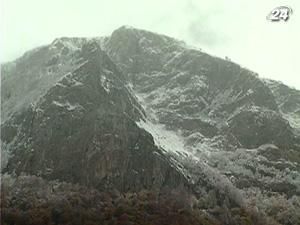 На Крим насувається негода: вночі у горах випав перший сніг