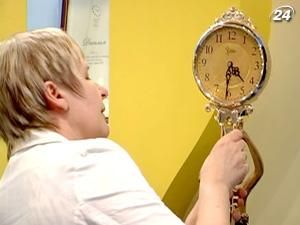 Україна може перейти на "зимовий час" і більше не рухати стрілки годинника Україна може перейти на "зимовий час" і більше не рухати стрілки годинника