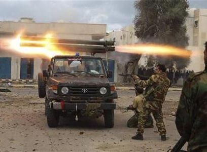 Близько 10 тисяч осіб не можуть покинути лівійський Сирт через безперервні бої Близько 10 тисяч осіб не можуть покинути лівійський Сирт через безперервні бої