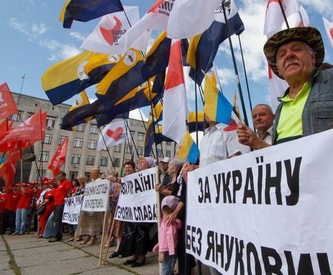 Донецька опозиція закликає заборонити Януковичу та Кірєєву в'їзд на територію ЄС