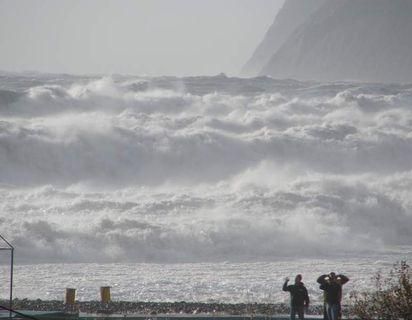 У Криму на два дні оголосили штормове попередження У Криму на два дні оголосили штормове попередження