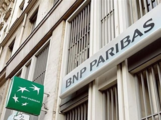 Найбільшому банку Франції знизили рейтинг