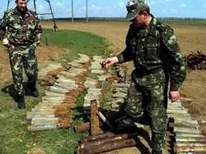 На шахте нашли 44 боеприпаса времен войны На шахте нашли 44 боеприпаса времен войны