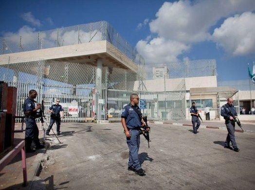 Израиль усиливает меры безопасности накануне обмена пленными с Палестиной Израиль усиливает меры безопасности накануне обмена пленными с Палестиной