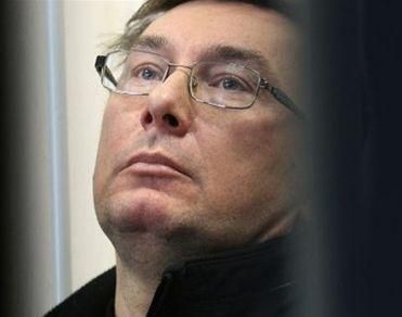 Луценко просил перенести суд из-за отсутствия адвоката. Ему отказали