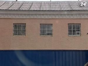 Янукович не хоче, щоб Тимошенко зараз звільнили Янукович не хоче, щоб Тимошенко зараз звільнили