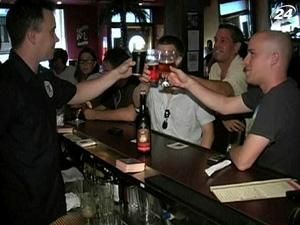 Алкоголізм щороку завдає збитків економіці США на 200 $млрд. Алкоголізм щороку завдає збитків економіці США на 200 $млрд.