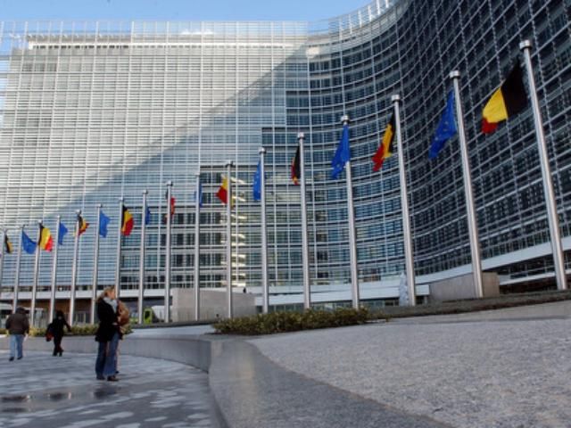 Єврокомісії пропонують більше контролювати Грецію