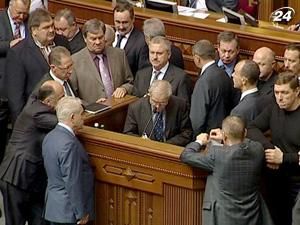 У парламенті не дійшли згоди щодо поїздки Президента до Брюсселя У парламенті не дійшли згоди щодо поїздки Президента до Брюсселя