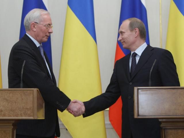 Азаров хоче розраховуватися з Росією рублями Азаров хоче розраховуватися з Росією рублями