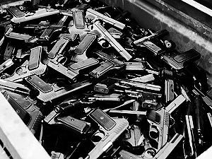 Генпрокурор: Зброю з університету у Львові продавали всім охочим Генпрокурор: Зброю з університету у Львові продавали всім охочим