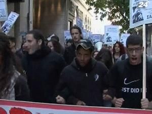 Греція: поліція застосувала сльозогінний газ проти демонстрантів Греція: поліція застосувала сльозогінний газ проти демонстрантів