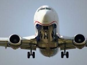 У Криму літак здійснив аварійну посадку, постраждалих немає У Криму літак здійснив аварійну посадку, постраждалих немає