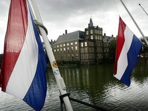 Премьер-министр Нидерландов перепутал свой ​​флаг с российским